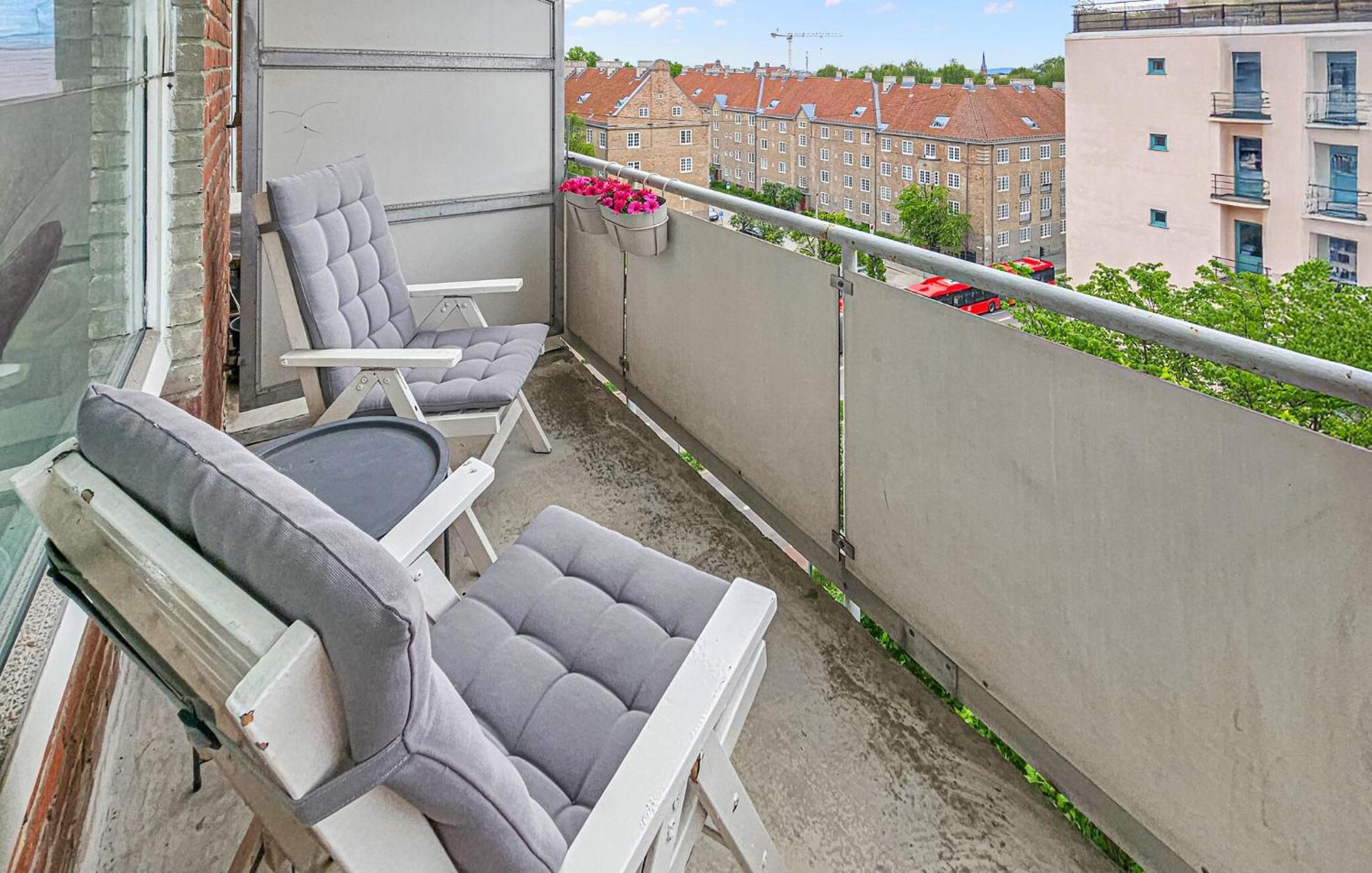 4 Bedroom Beautiful In Lägenhet *